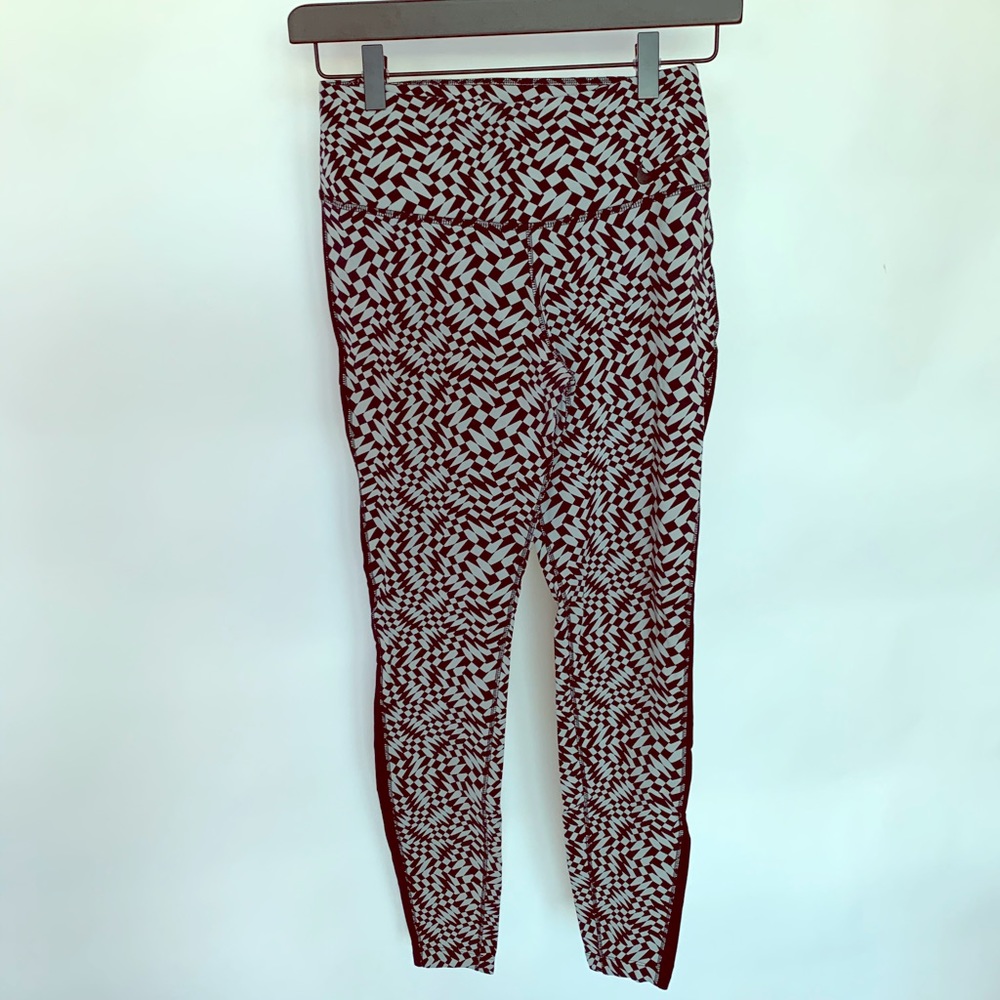 NWOT WOMENS NIKE DRI-FIT LEGGINGS